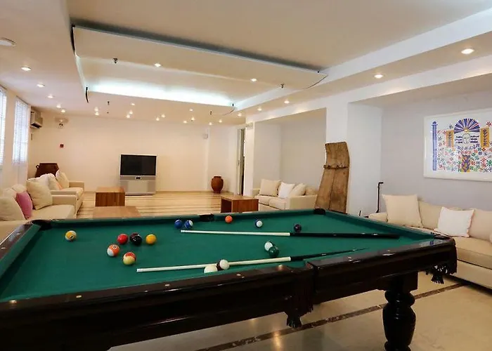 Aphrodite & 4* Kalafatis